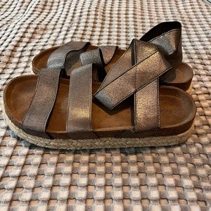 Pierre Dumas size 8 sandals